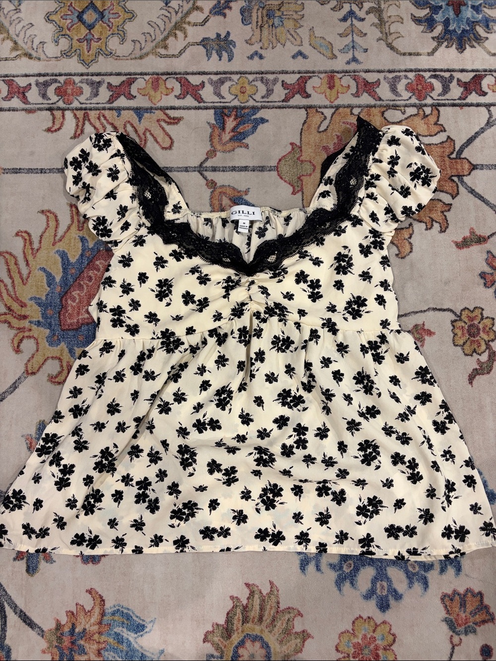 Gilli Cream Floral Lace-Trim Puff Sleeve Camisole